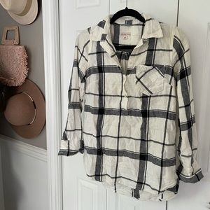 White and black plaid flannel shirt w gold detail